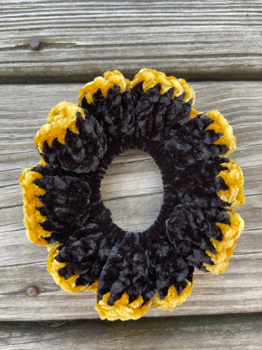 Black/Gold Scrunchie